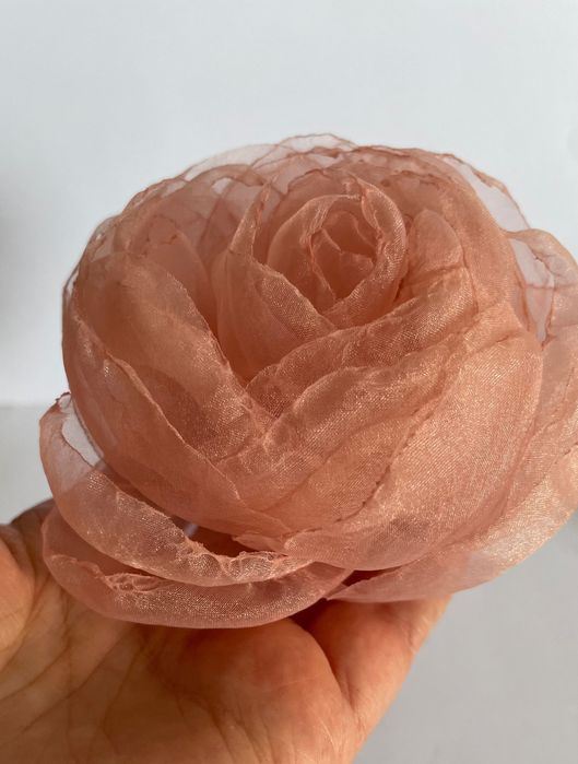 Ръчно изработени цветя-бижута