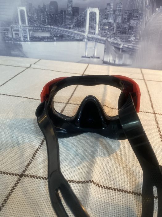 Очки и трубка для плавания