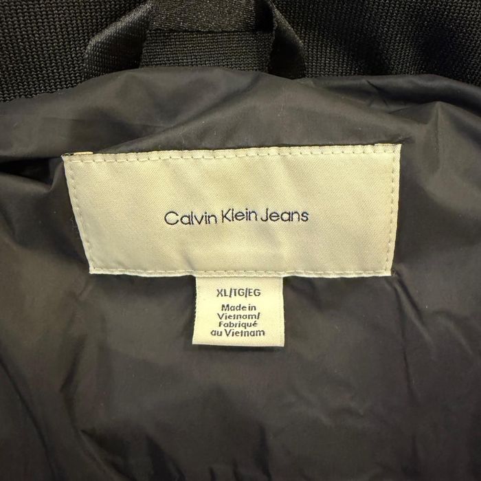 Продам новую куртку calvin klein