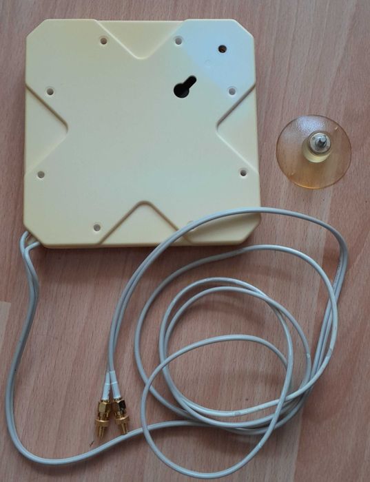 Huawei E5373 3G/4G LTE Wi-Fi рутер с насочен 4G LTE антенен усилвател