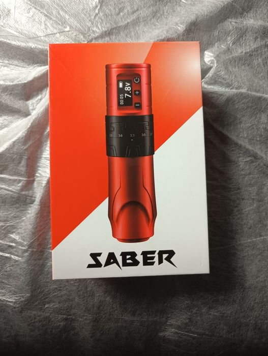 Masina tatuat Saber