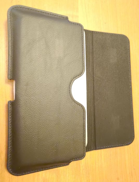 Кожаный чехол на большой телефон