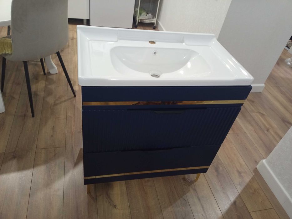Продам туалетную тумбу