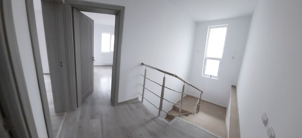 PROPRIETAR! Casa/Vila 4 camere 2 bai 175mp in Bâcu langa Dragomiresti