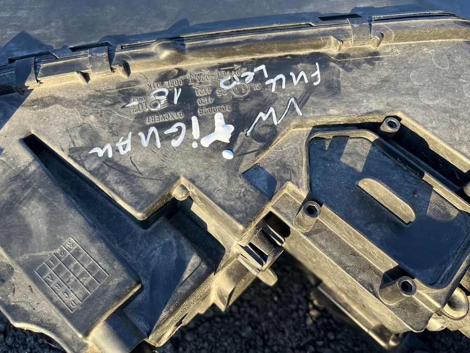 1 брой ляв и 2 броя десен фар VW Tiguan 2016-