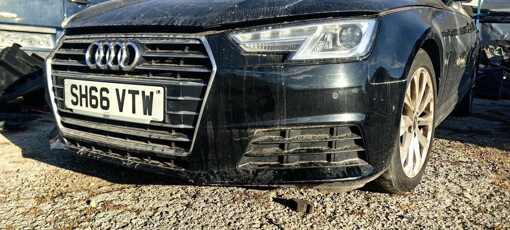 Предна броня Audi A4 B9 2017 г. оборудвана с решетки и парктроник