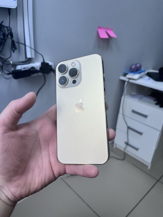 Продам айфон 13 pro