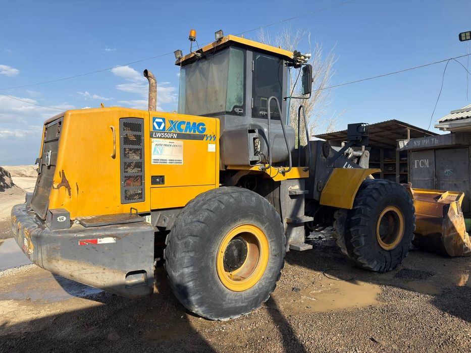 фронтальный погрузчик LW550FN