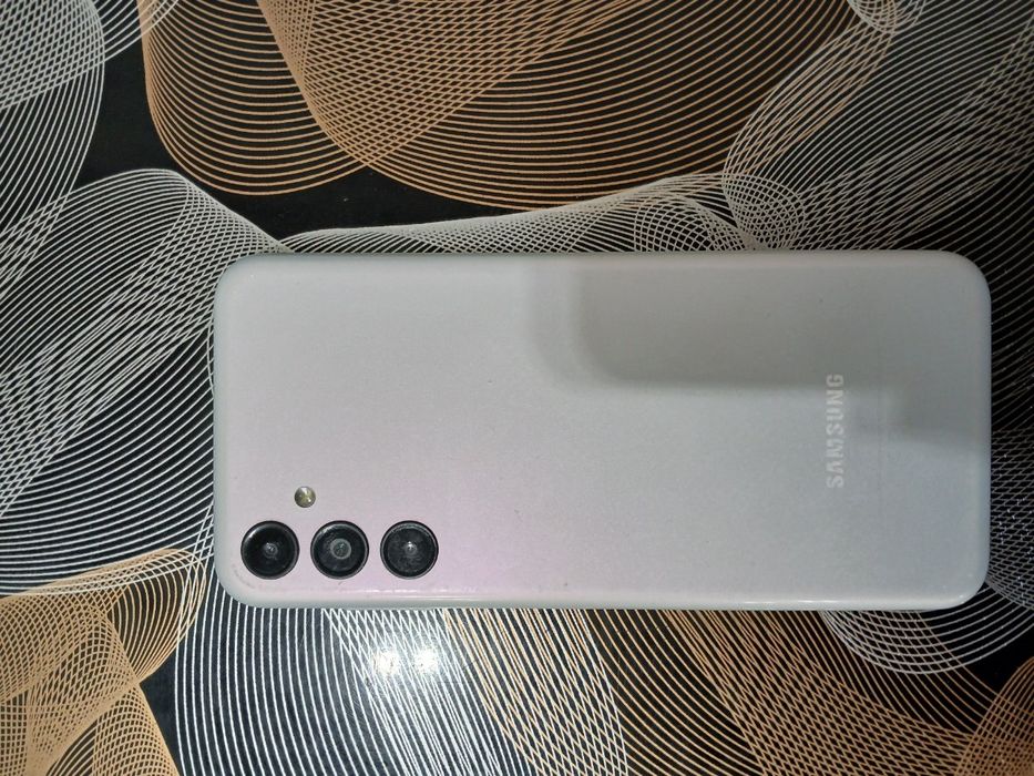 Samsung m14 5G xolati yangi