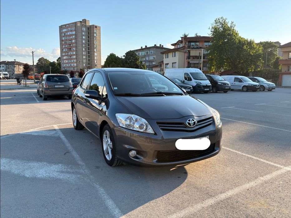 Toyota Auris 2012г.