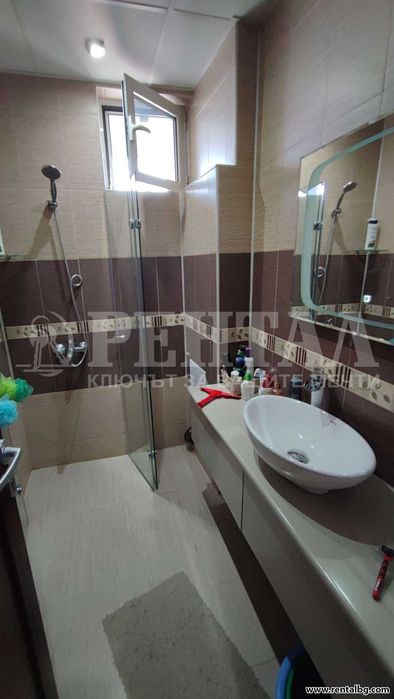 Продава се Тристаен апартамент в Пловдив, Център - 93 кв.м за 2033 €/кв.м - Снимка #6