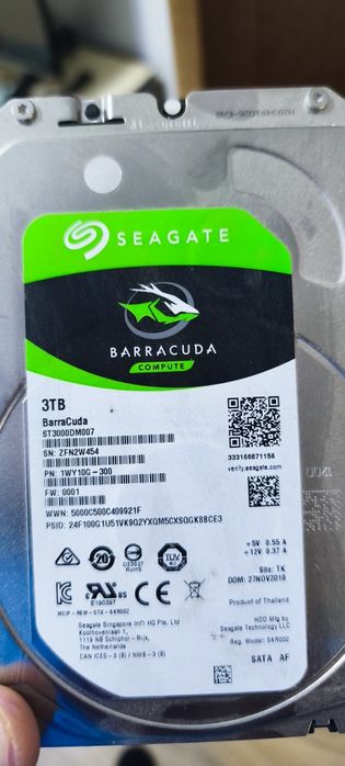Vând un Hdd de 3 Terra pe sata 3 aproape nou ,a fost folosit 2-3 zile