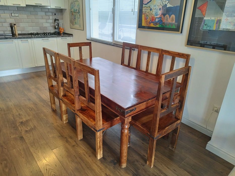 Трапезна маса със столове масив.