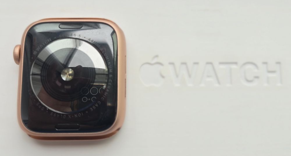 Apple Watch 5 - Cellular - 44 mm