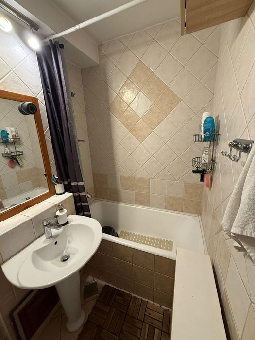 Închiriere apartament 3 camere CENTRU Eroilor 34 blocul cu Baroul de avocați Argeș