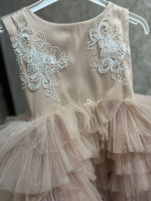 Нарядное платье девочке