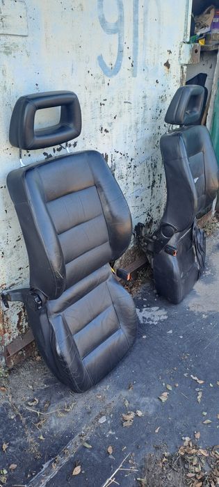Кожаные сидения Ауди 100 с4