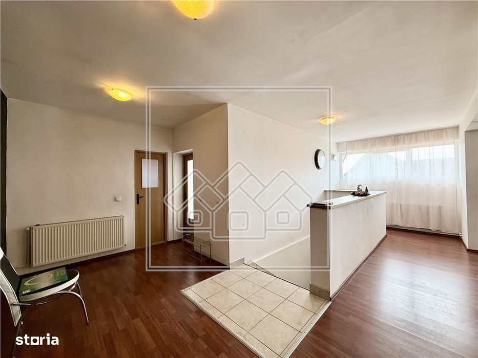 Apartament cu 4 camere, la casa, cu curte - Calea Tunisorului, Sibiu