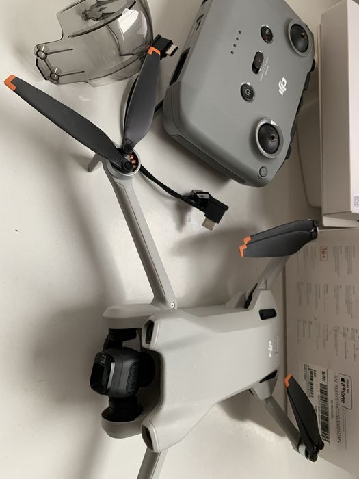 Продавам Дрон DJi Mini 3 в отлично състояние