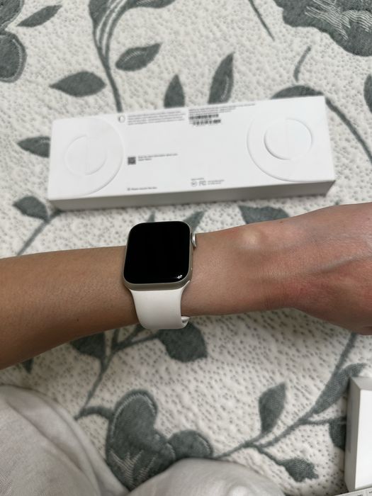 Часы Apple Watch SE (Gen 2) 40 mm
