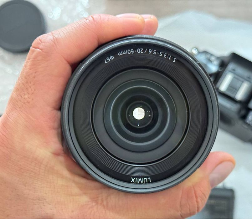 Lumix s5 kit.