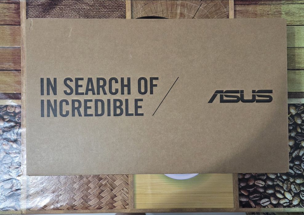 Laptop ASUS VivoBook R522KA Nou, 8GB RAM, SSD 512GB, autonomie 10 ore