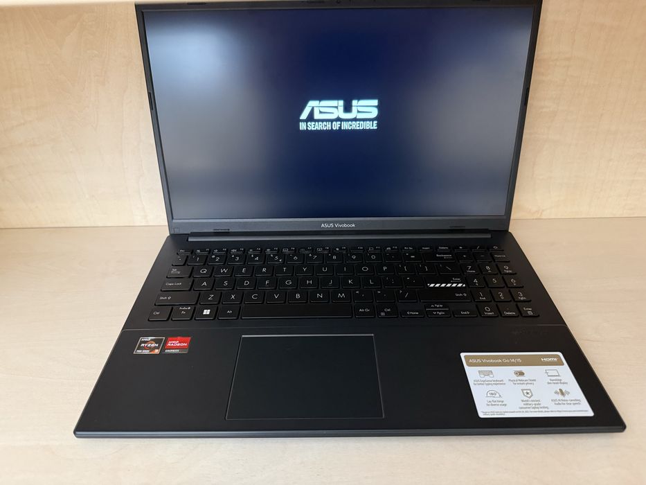 Asus Vivobook OLED E1504F Ryzen 7520u 512 SSD 8GB Ram