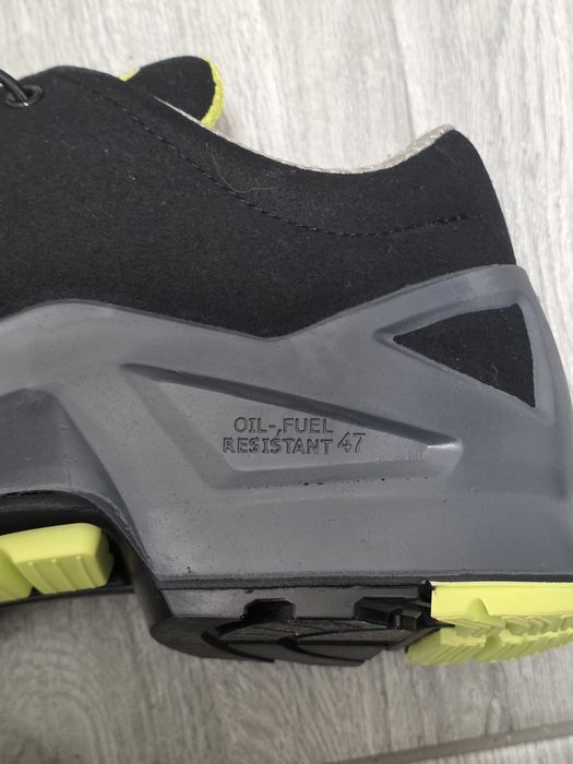Pantofi de protecție UVEX  mărimea 47 – bombeu compozit, ESD