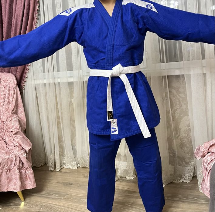 Продаю Кимано для дзюдо