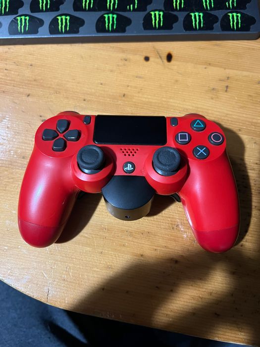 Ps4 Pro (пакет с монитор 27инч HDR Benq, джойстик и игри)