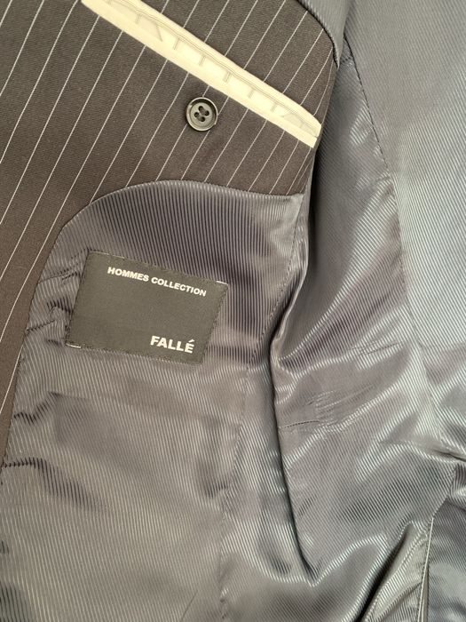 Costum barbati, bleumarin cu dungi