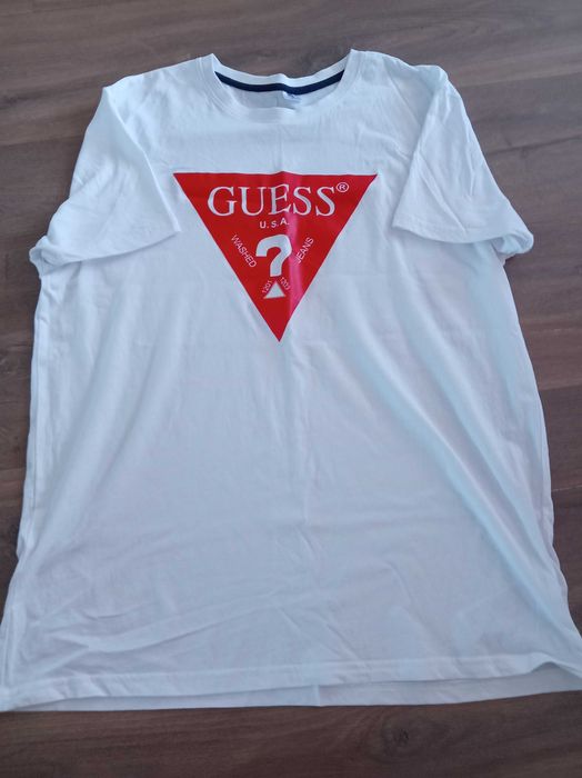 Чисто нови тениски