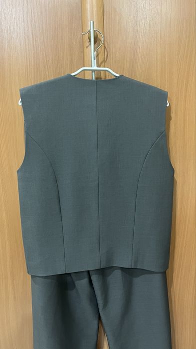 Костюм с жилеткой