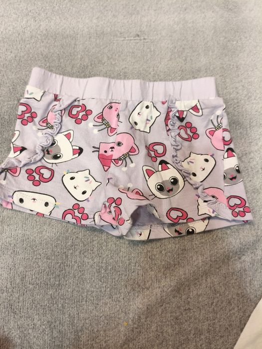 Lot 13 perechi pantaloni scurți 110-122 fete
