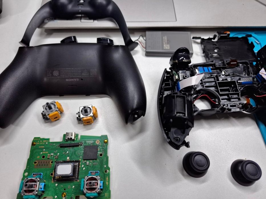 Reparatii Controller PS5–Schimb Joystick/Analog Hall Effect 80 LEI