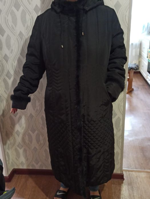 Продам пальто утеплённое, с капюшоном р-56