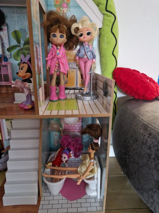 Casuta papusi din lemn