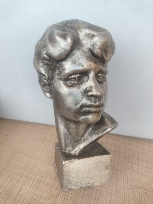 Продам бюст С.Есенина.