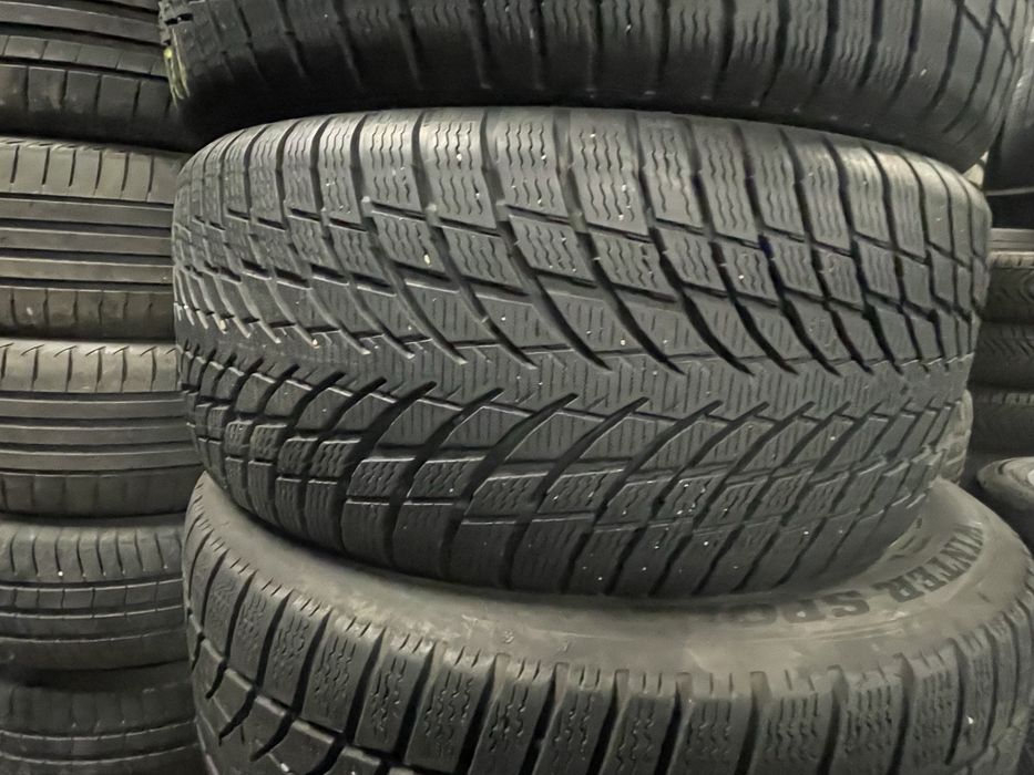 235 40 18 зимни NOKIAN