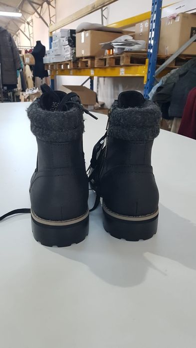 Ghete noi H&M barbati marimea 43