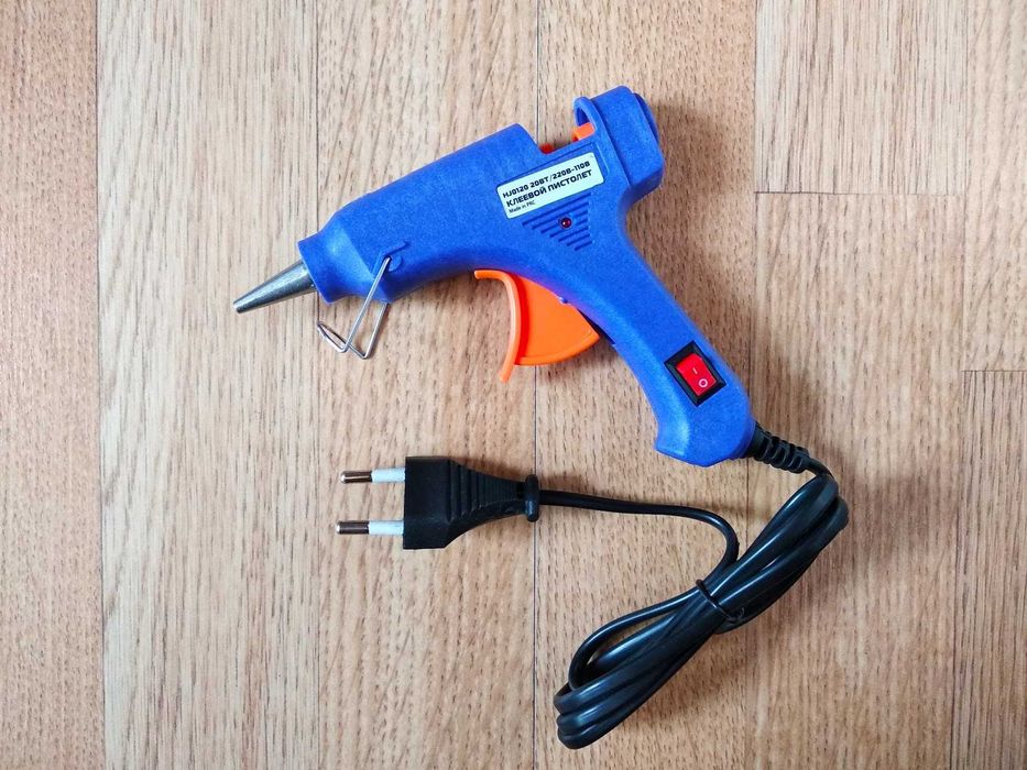 Термопистолет (клеевой пистолет)