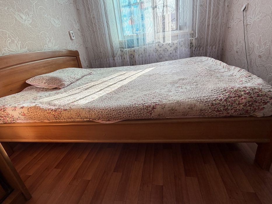 Продам тахту 2на1.8 торг