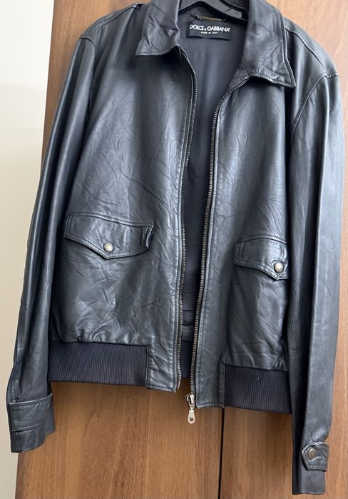 Кожено яке на Долче и Габана . В добро състояние. Размер 56
