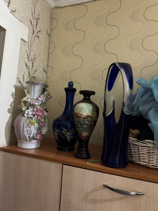 Продам вазы(разные)