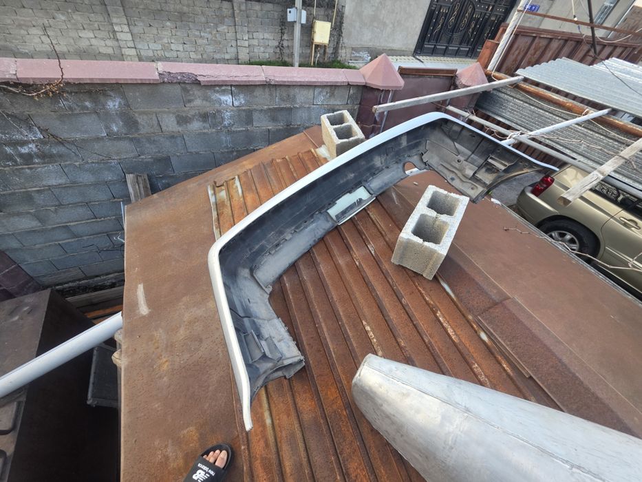 Задний бампер БМВ Е36 седан1991-95г.в.