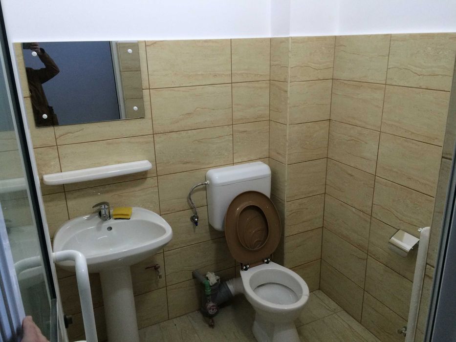 SPATIU COMERCIAL De Vanzare cu Chirias