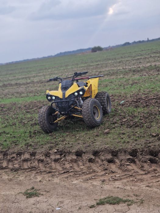 Atv de vanzare 110 cc motor  foarte bine intretinut schimbat recent setul +chiuloasa + ambreajul 3+1