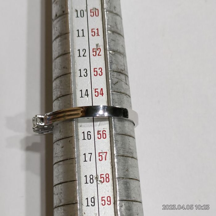 Vind inel din aur 18kt cu diamante 0,24ct