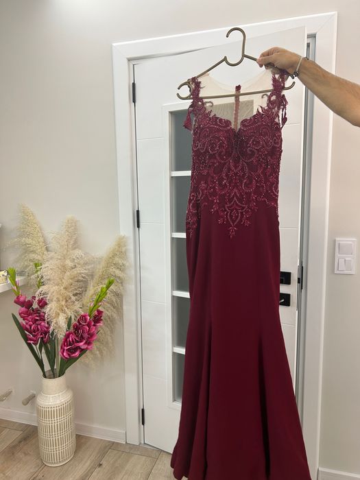 Официонална рокля