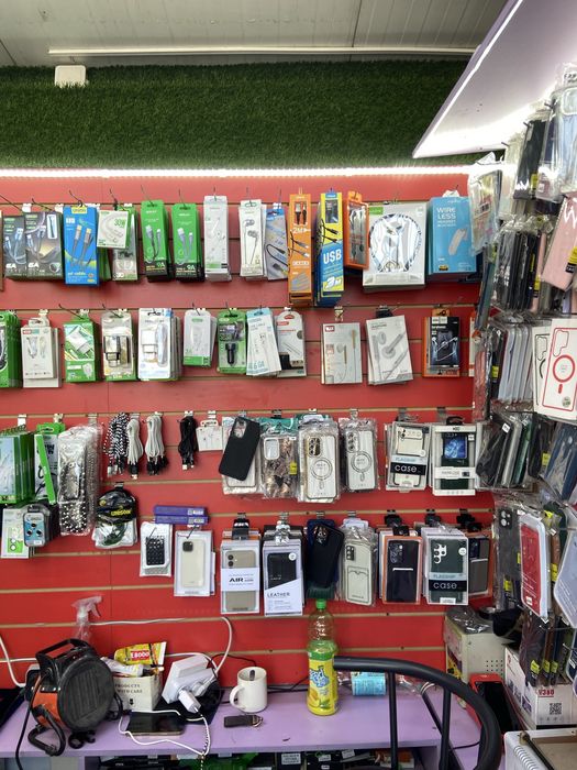 продается сотовый аксессуарный бутик